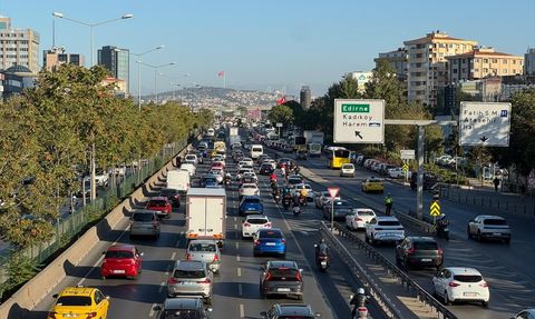 İstanbul'da Trafik Yoğunluğu Yüzde 71'e Ulaştı