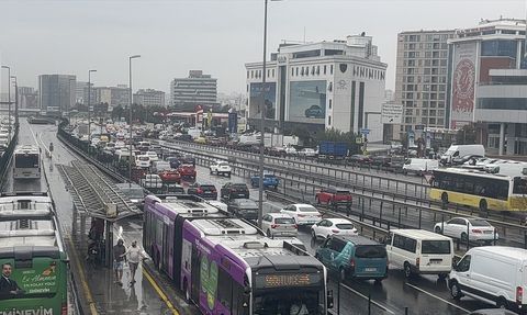 İstanbul'da Trafik Yoğunluğu Yüzde 80'e Ulaştı