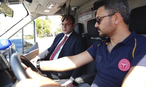 İstanbul'da Yenilik: Sürücülere Radyolardan Ambulansa Yol Verin Uyarısı