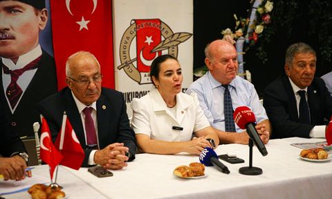 İYİ Parti Genel Başkan Yardımcısı Taş, Adana'da Basın Toplantısı Düzenledi