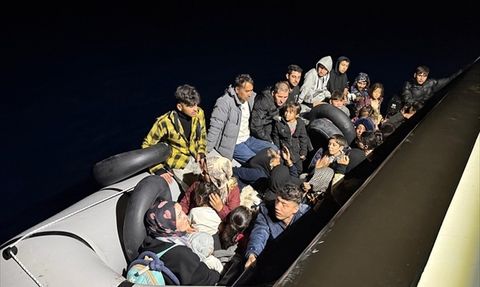 İzmir Açıklarında Düzensiz Göçmen Operasyonu