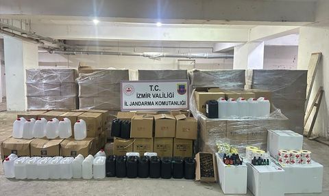 İzmir'de Kaçakçılık Operasyonu: 7 Ton Etil Alkol Ele Geçirildi