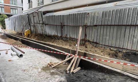 Kadıköy'de Şantiyede İstinat Duvarı Kaydı, İki İşçi Yaralandı