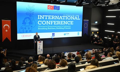 Kadınların İş Gücüne Katılımı Artıyor