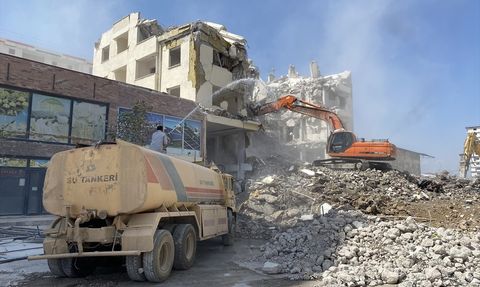 Kahramanmaraş'ta Deprem Sonrası Yıkım Çalışmaları Devam Ediyor