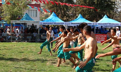 Kahramanmaraş'ta Uluslararası Güreş Festivali Düzenlendi