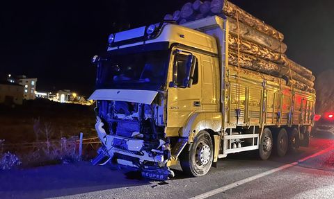 Kars'ta Trafik Kazası: Otomobil Sürücüsü Hayatını Kaybetti