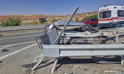 Kırıkkale'de Trafik Kazası: 1 Ölü, 4 Yaralı