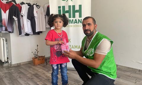 Küçük Bir Kalpten Büyüklere Örnek Bağış