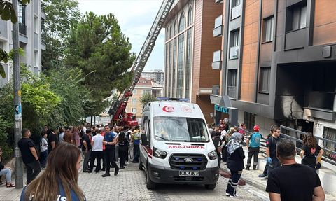 Küçükçekmece'deki Yangında 1 Kişi Hayatını Kaybetti