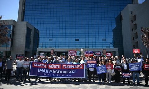 Mahalle Sakinleri İmar Sorunlarını ABB Önünde Protesto Etti