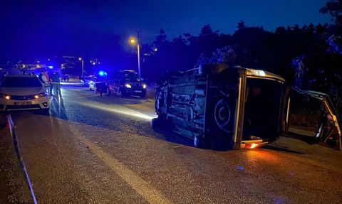 Manyas'ta Elektrik Direğine Çarpan Araçta 1 Uzman Çavuş Hayatını Kaybetti