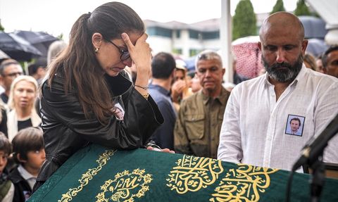 Marmara Denizi'nde Teknesi Parçalanan Halit Yukay Son Yolculuğuna Uğurlandı