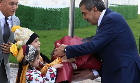 Milli Eğitim Bakanı Tekin, Gaziantep Programında Yeni Eğitim Yaklaşımını Tanıttı