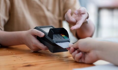 Milyonlarca Esnaf ve Tüketiciyi İlgilendiren Karar: Banka Kartı Kullanımında Yeni Dönem Başlıyor