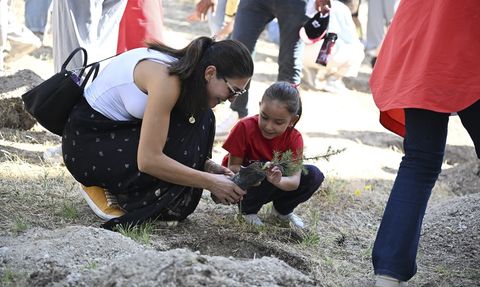 Minik Öğrenciler Fidan Dikimiyle Doğayı Sevdi