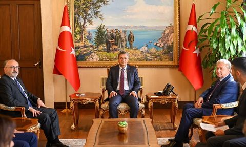 Moskova Hükümet Bakanı Çeremin Antalya'da