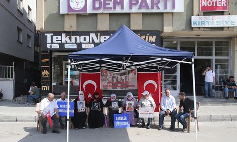 Muş'ta Çocuklarına Kavuşmak İçin Eylem Yapan Aileler