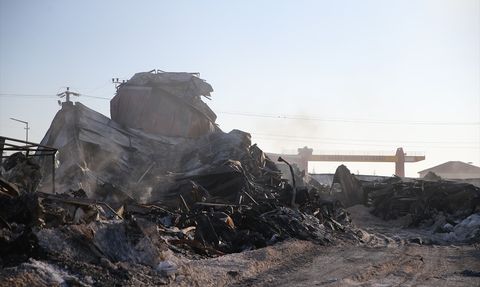 Niğde'deki Ambalaj Fabrikasında Yangın Kontrol Altına Alındı