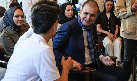 Ömer Çelik, Üsküdar'da Esnafla Buluştu