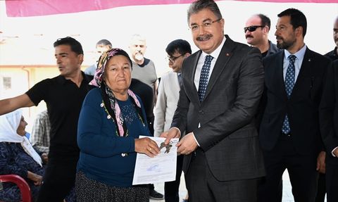 Osmaniye'de Depremzedelere 15 Yeni Köy Evi Teslim Edildi