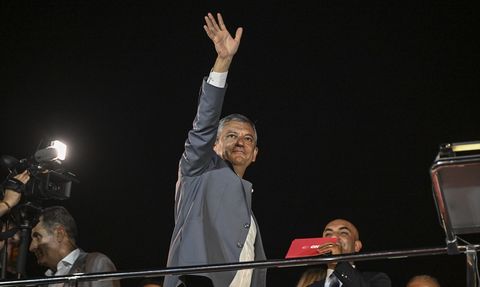 Özgür Özel Kadıköy Mitinginde Halkı Birleştirdi