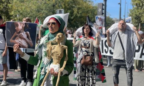 Paris'te Gazze İçin Büyük Gösteri Düzenlendi