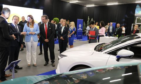 Sırbistan'da Elektrikli Araçlar Fuarı Açıldı