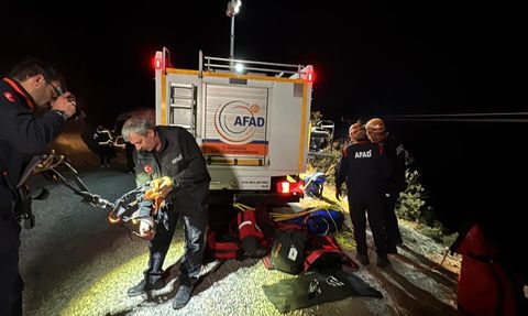 Sivas'ta Uçuruma Yuvarlanan Otomobilde 4 Kişi Hayatını Kaybetti