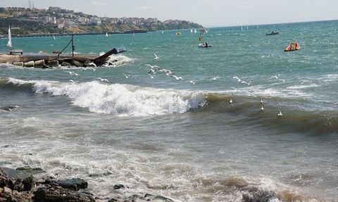 Tekirdağ'da Poyraz Deniz Ulaşımına Engel Oluyor