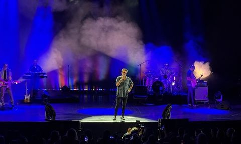 Teoman İstanbul'da Coşkulu Bir Konser Verdi