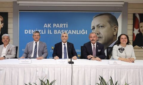 Ticaret Bakanı Ömer Bolat, Denizli Ziyaretinde İhracatçılarla Bir Araya Geldi