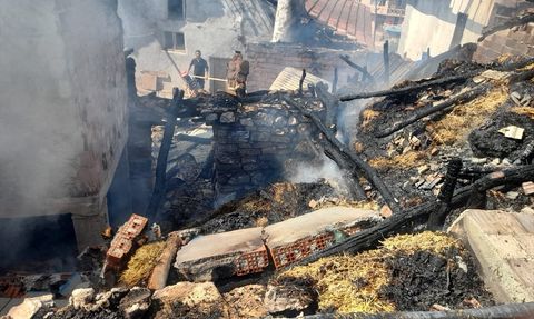 Tokat'ta Yangın Felaketi: Ev ve Samanlık Kullanılamaz Hale Geldi