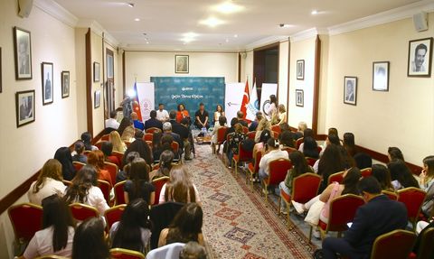 Türk Sinema Sanatçıları Azerbaycan'da Öğrencilerle Buluştu