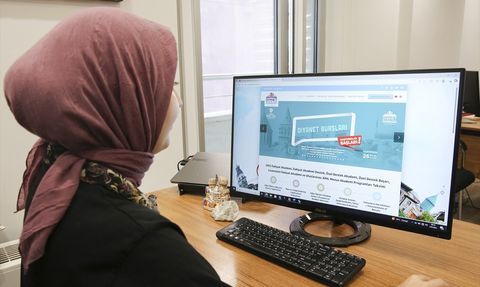 Türkiye Diyanet Vakfı Burs Programları İçin Başvurular Başladı