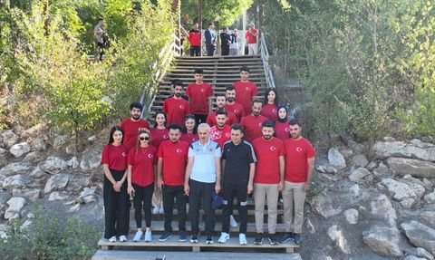 Ulaştırma Bakanı Uraloğlu, Tunceli'de Gençlerle Buluştu