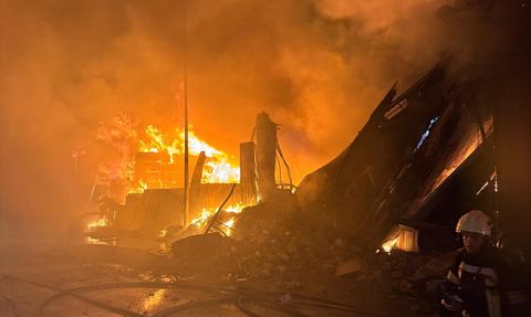 Uşak'ta Tekstil Fabrikasında Yangın Alarmı