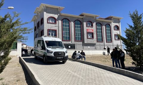 Van'da Silahlı Saldırı: Anne ve İki Oğul Defnedildi