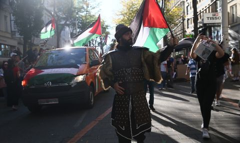 Viyana'da Filistin'e Destek Gösterisi: Binlerce Kişi Yürüdü