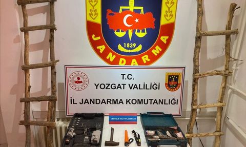 Yozgat'ta İzinsiz Kazı Yapan 4 Şüpheli Yakalandı