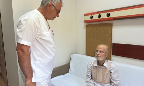 74 Yaşındaki Hastaya Literatüre Geçen Kalp Ameliyatı