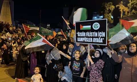 Adana ve Hatay'da Küresel Sumud Filosu'na Destek Gösterisi