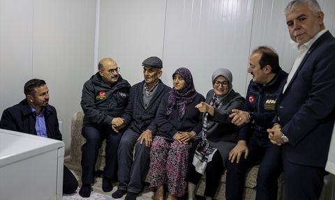 AFAD Sındırgı'da Konteyner Dağıtımını Başlattı