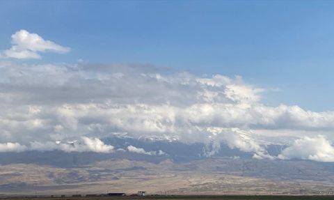 Ağrı Dağı'nın Kış Beyazı: Kar Yağışı Zirveyi Kapatıyor