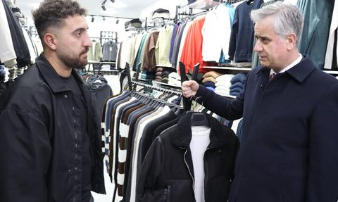 AK Parti Genel Başkan Yardımcısı Yalçın Ağrı'da Esnaflarla Buluştu