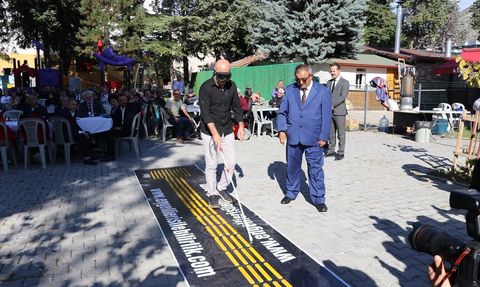 Amasya'da Görme Engelliler İçin Farkındalık Yürüyüşü