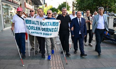 Antalya'da Beyaz Baston Güvenlik Günü Yürüyüşü