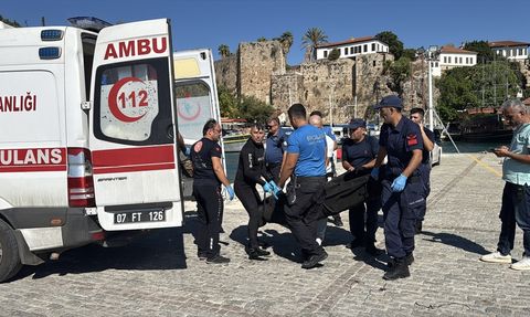 Antalya'da Falezlerden Denize Düşen Kadın Hayatını Kaybetti