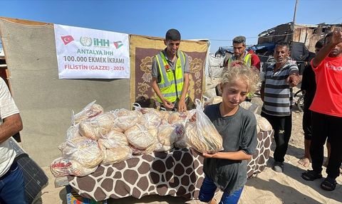 Antalya İHH'dan Gazze'ye 100 Bin Ekmek Desteği
