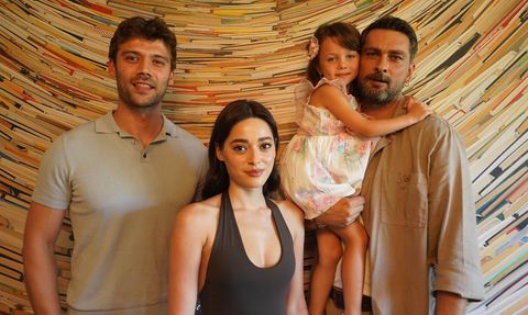 ATV 'Aynadaki Yabancı' İçin Nefesler Tutuldu: Hafızasını Kaybeden Bir Kadın ve İki Aşk Arasında Sır Perdesi